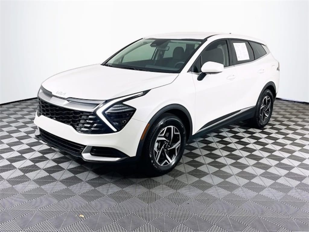 Used 2025 Kia Sportage LX SUV