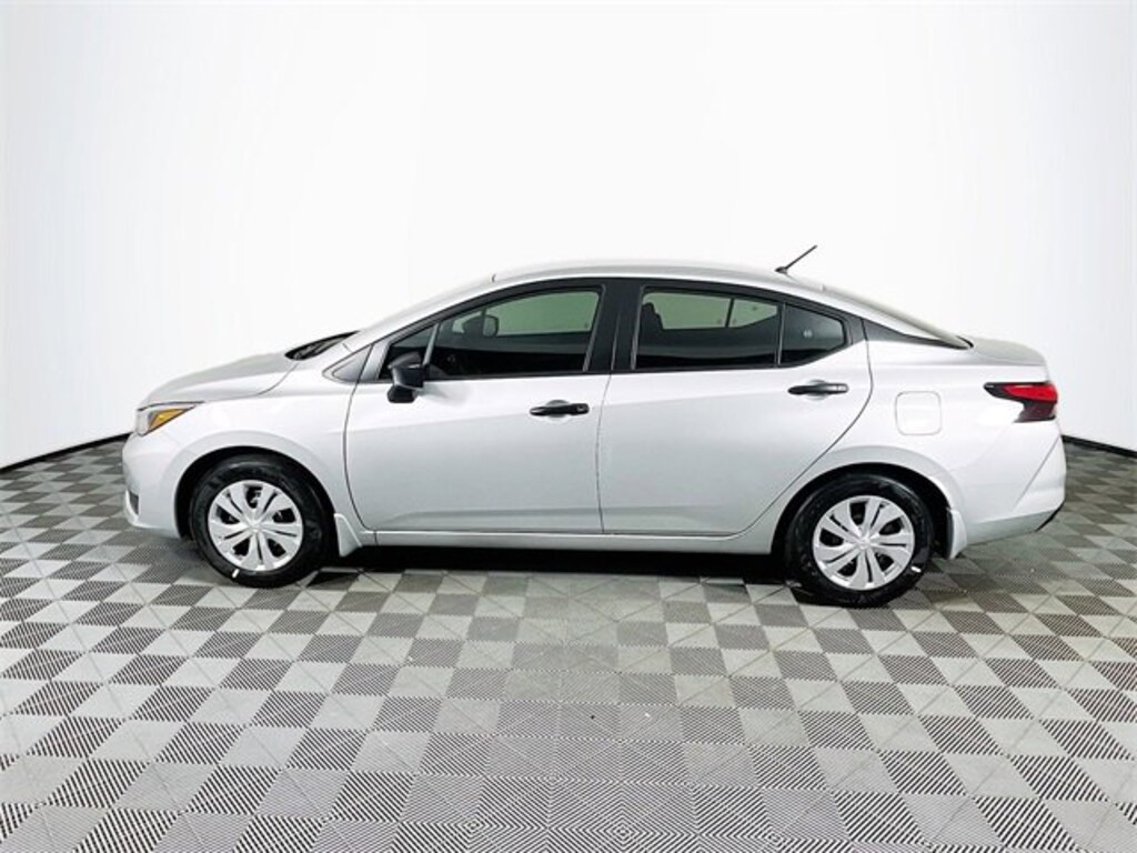 New 2025 Nissan Versa 1.6 S Sedan