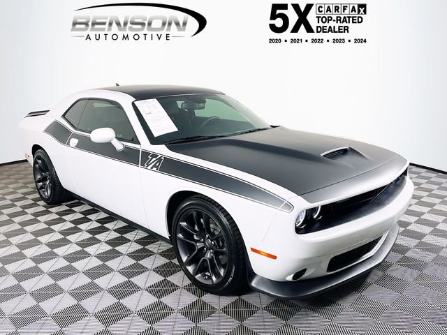 2023 Dodge Challenger R/T's photo