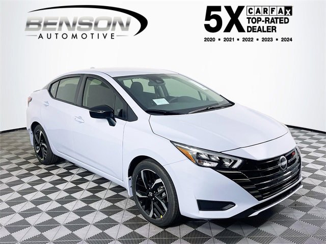 2025 Nissan Versa Sedan SR's photo