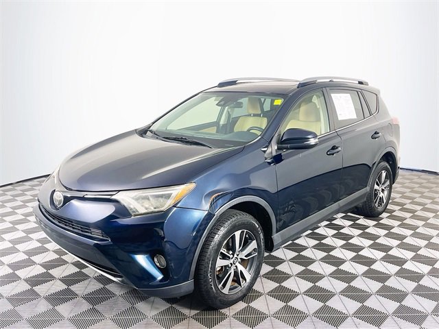 2017 Toyota RAV4 XLE photo 2