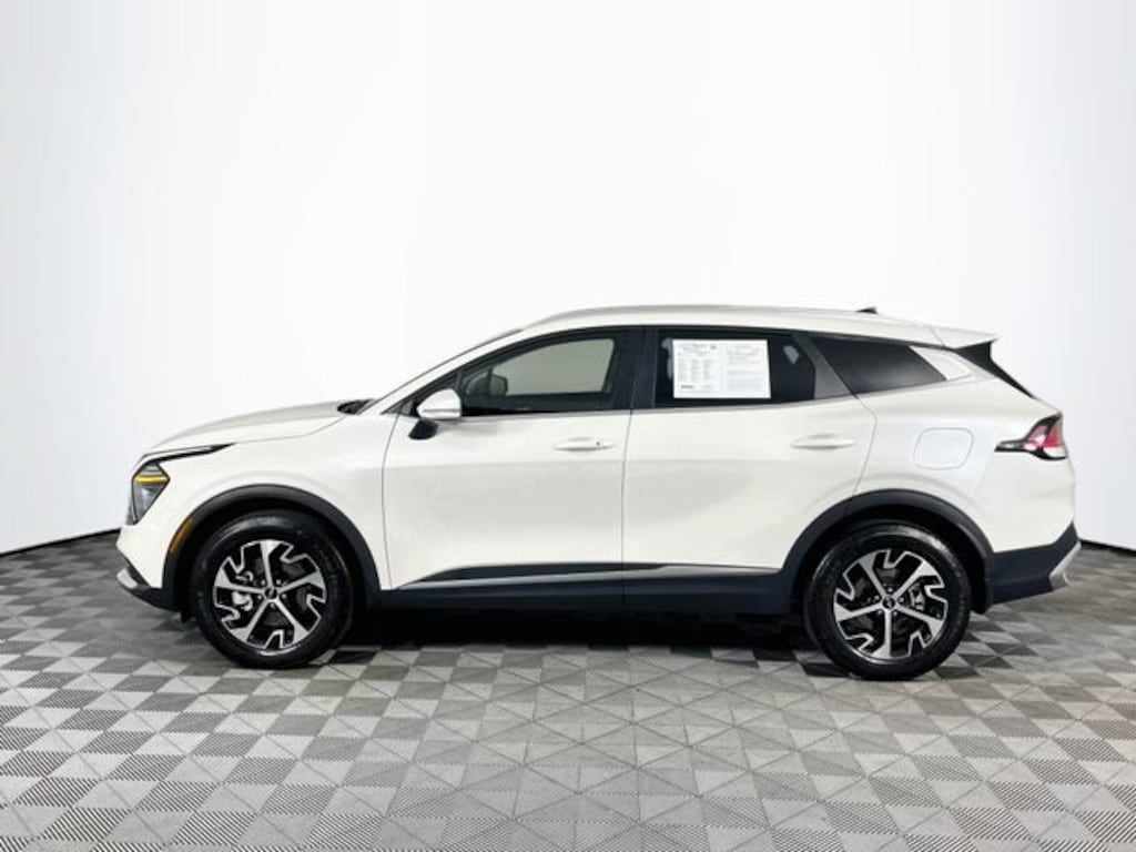 Used 2024 Kia Sportage Hybrid EX SUV