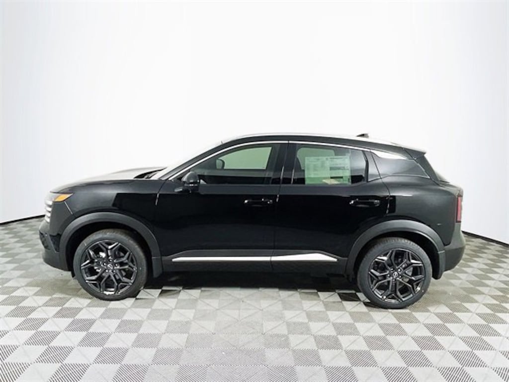 New 2026 Nissan Kicks SR SUV