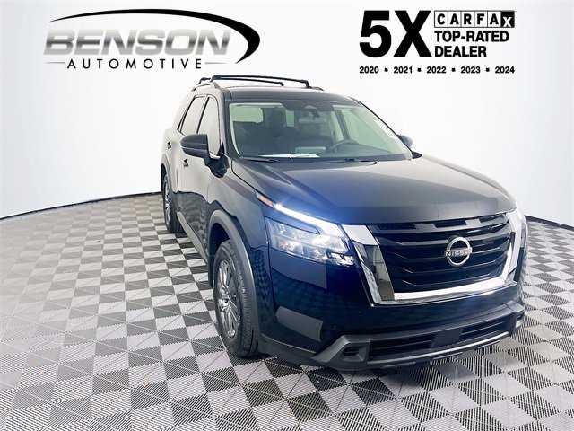 2025 Nissan Pathfinder SV's photo