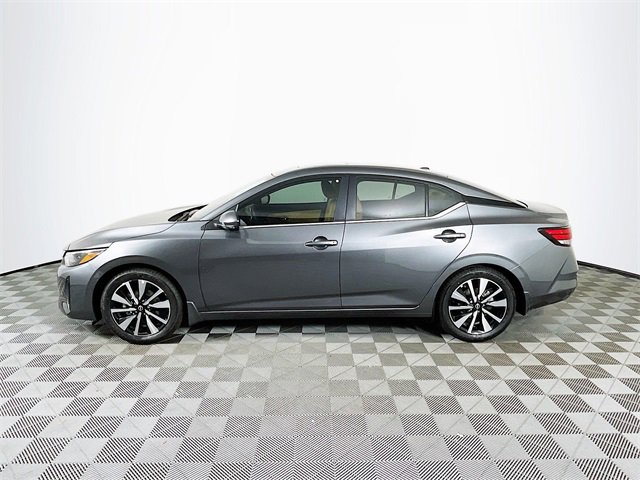 2025 Nissan Sentra SV photo 3