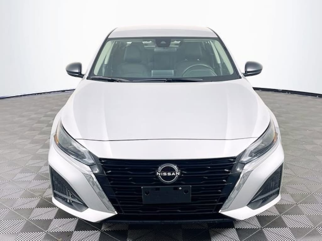 Used 2024 Nissan Altima 2.5 SV Sedan