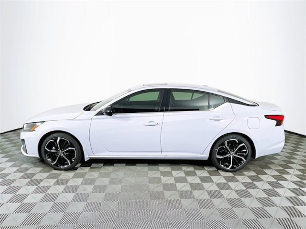New 2025 Nissan Altima SR Sedan
