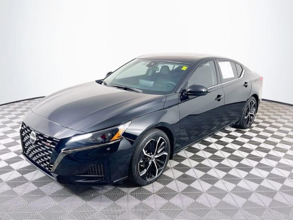 Used 2024 Nissan Altima 2.5 SR Sedan