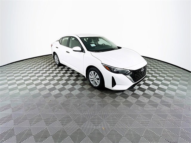 2025 Nissan Sentra S's photo