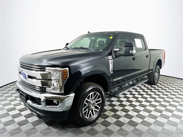 2019 Ford F-250 Lariat photo 2