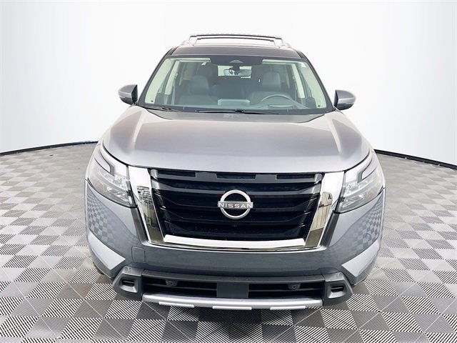 2025 Nissan Pathfinder Platinum photo 2