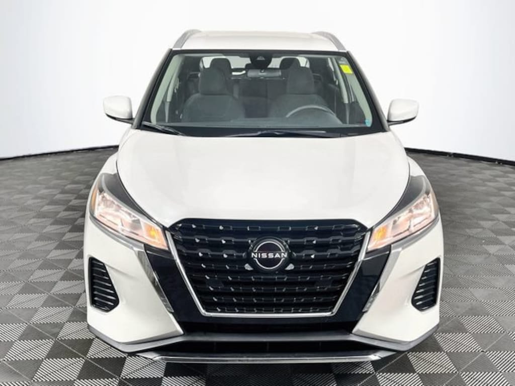 Used 2022 Nissan Kicks SV SUV