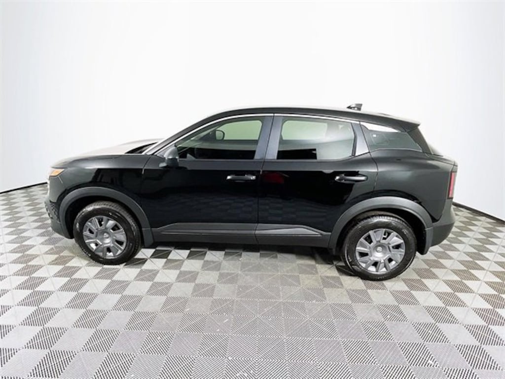 New 2025 Nissan Kicks S SUV