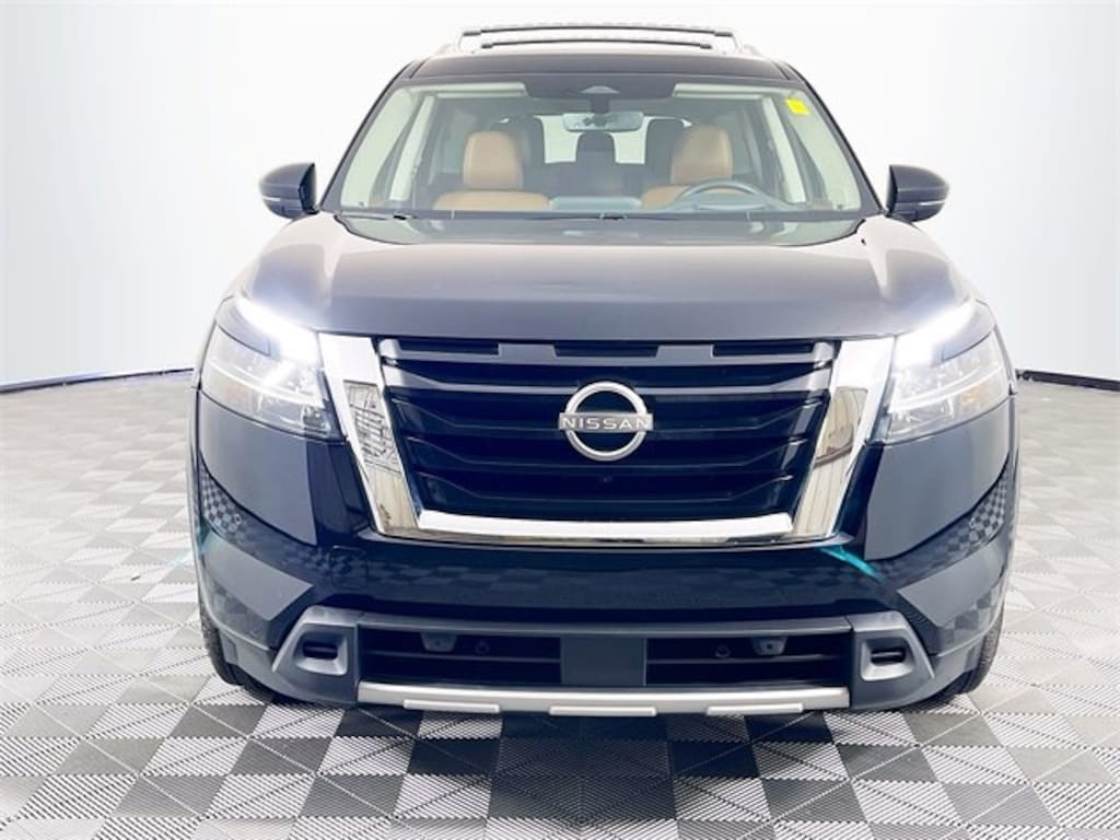 Used 2024 Nissan Pathfinder Platinum SUV