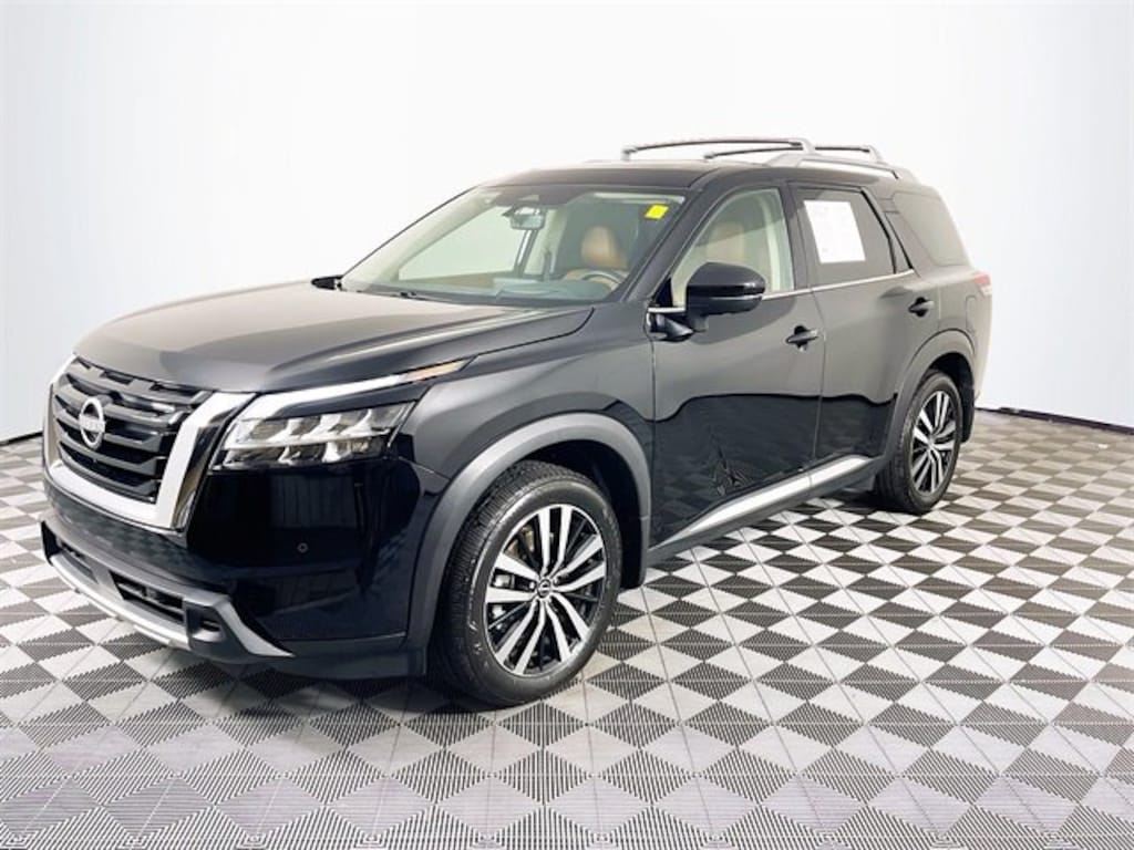 Used 2024 Nissan Pathfinder Platinum SUV