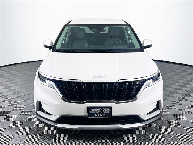 2024 Kia Carnival LX photo 2