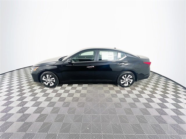 2025 Nissan Altima S photo 3