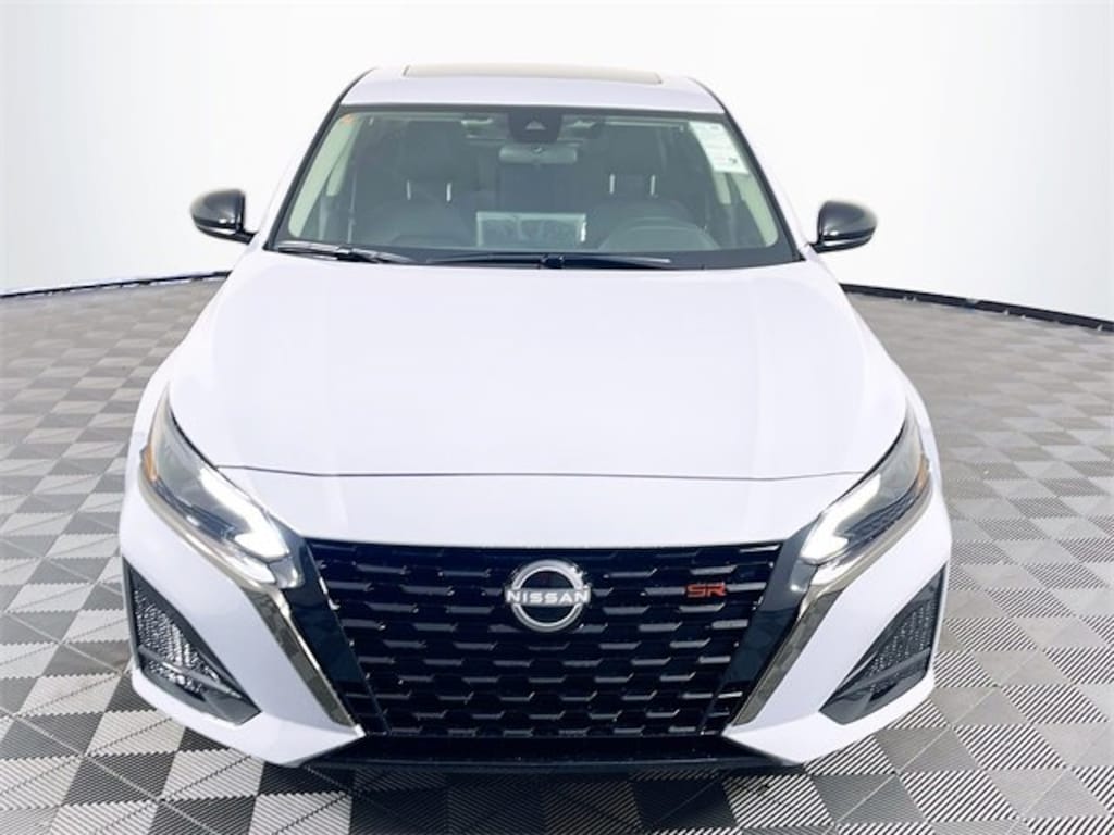 New 2025 Nissan Altima SR Sedan