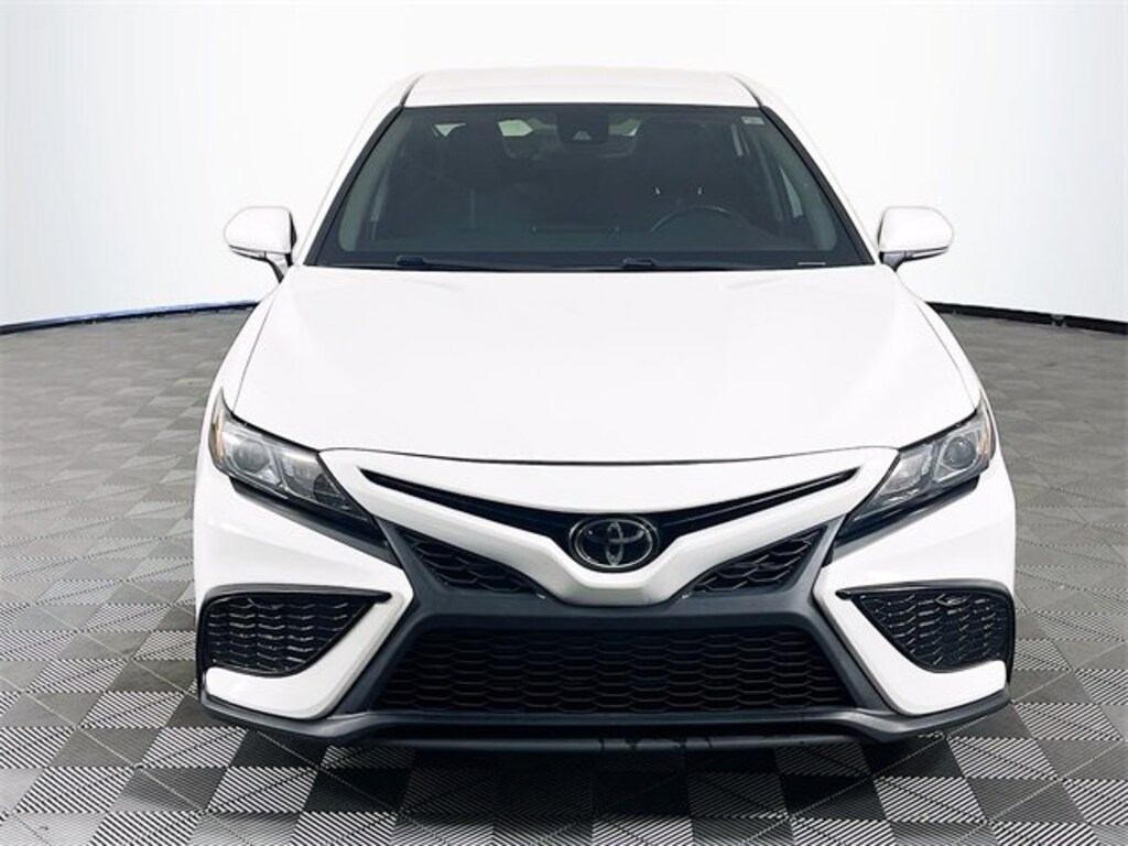 Used 2022 Toyota Camry SE Sedan