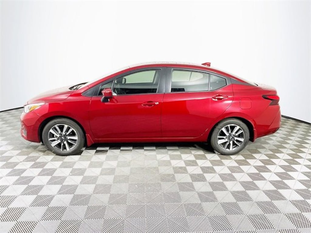 New 2025 Nissan Versa 1.6 SV Sedan