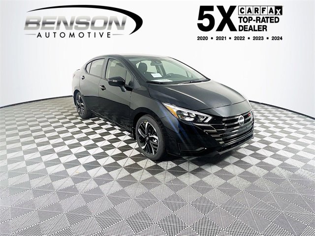 2025 Nissan Versa Sedan SR's photo