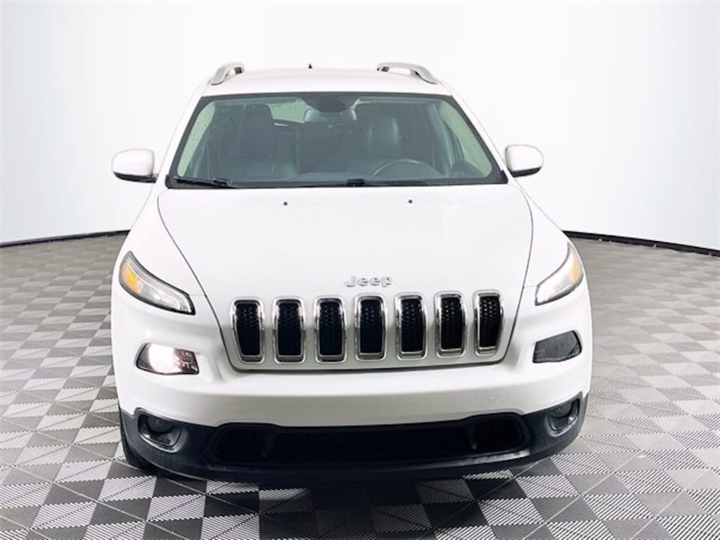 Used 2016 Jeep Cherokee Latitude FWD SUV