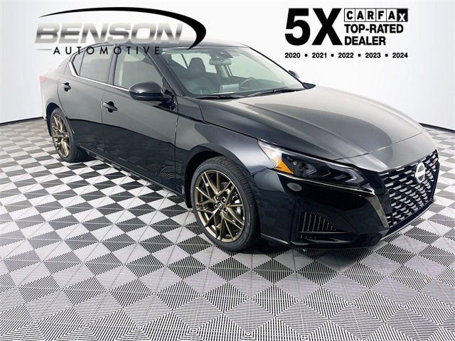 2025 Nissan Altima SR's photo