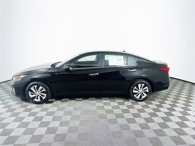 2025 Nissan Altima S photo 3
