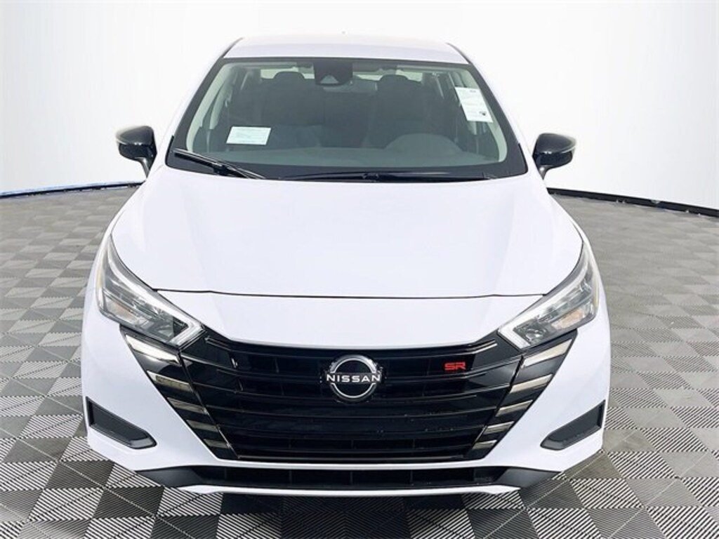 New 2025 Nissan Versa 1.6 SR Sedan