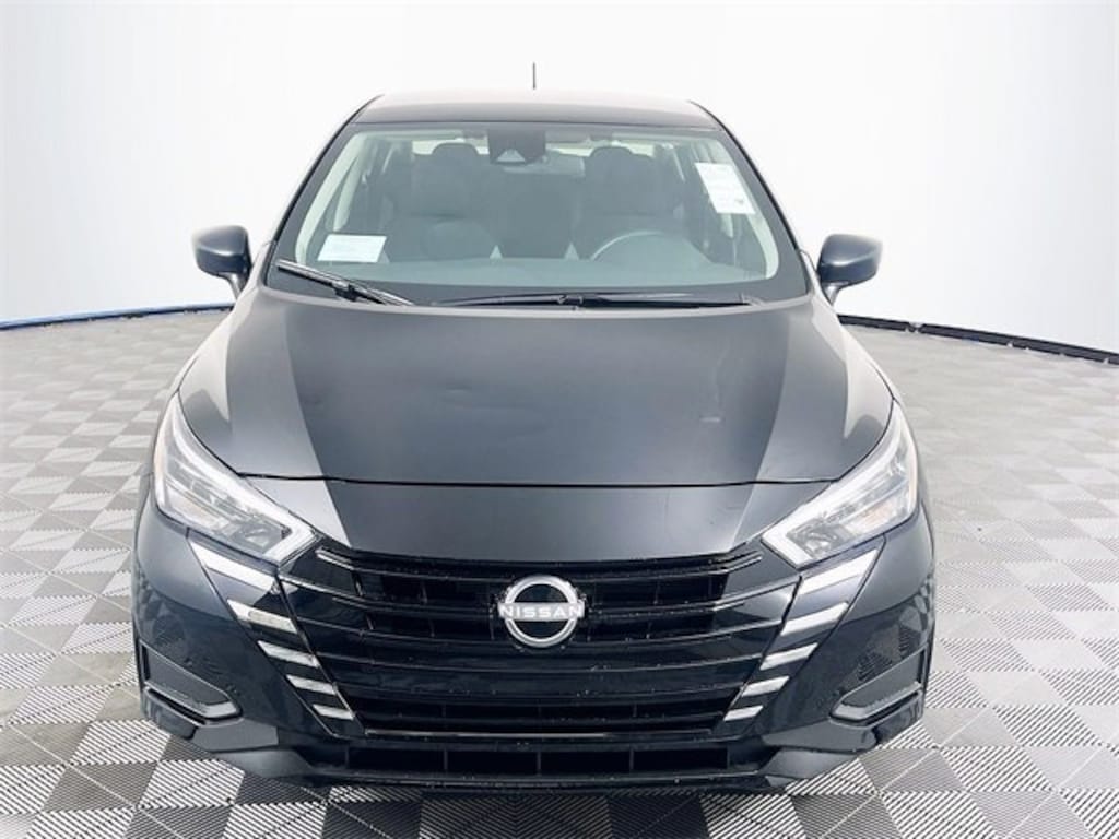 New 2025 Nissan Versa 1.6 S Sedan