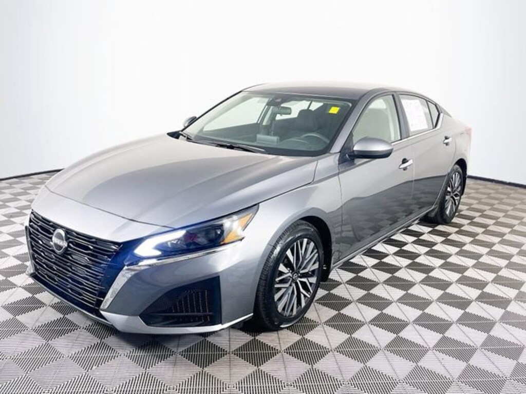 Used 2023 Nissan Altima 2.5 SV Sedan