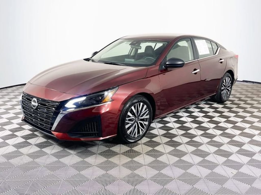 Used 2025 Nissan Altima SV Sedan