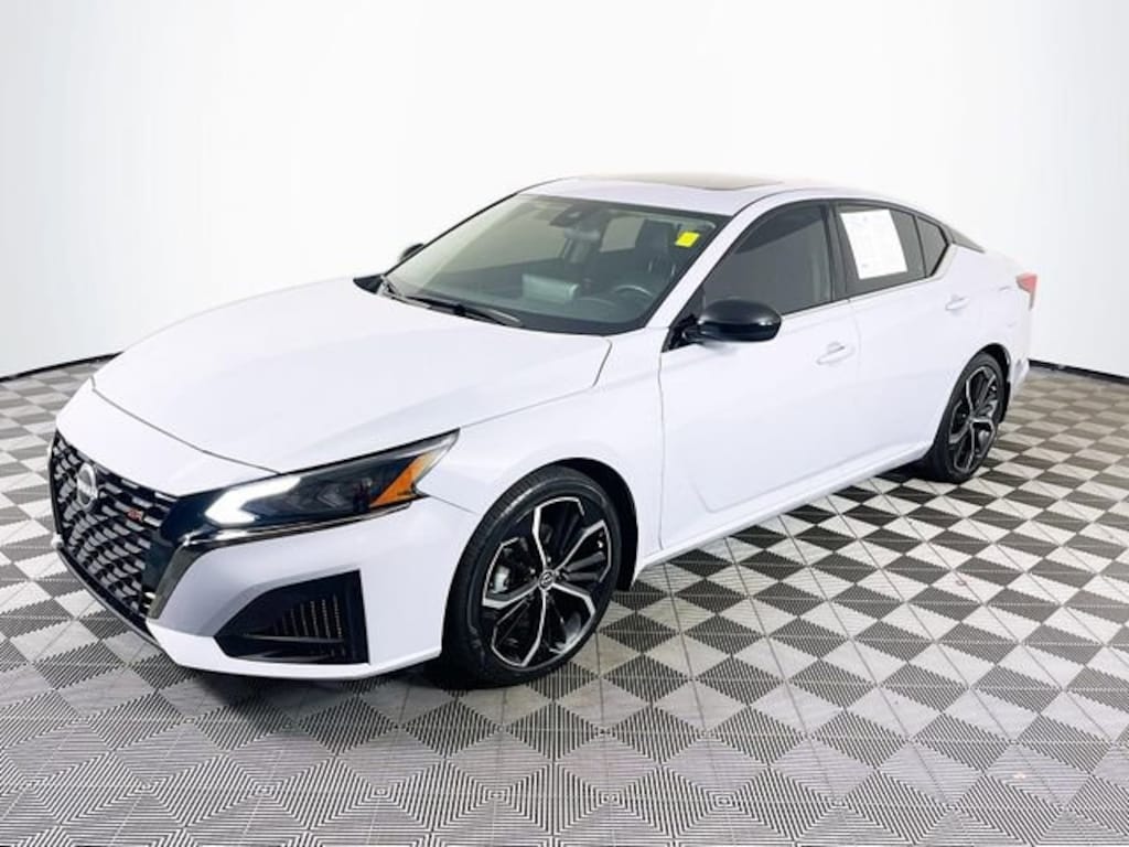 Used 2024 Nissan Altima 2.5 SR Sedan