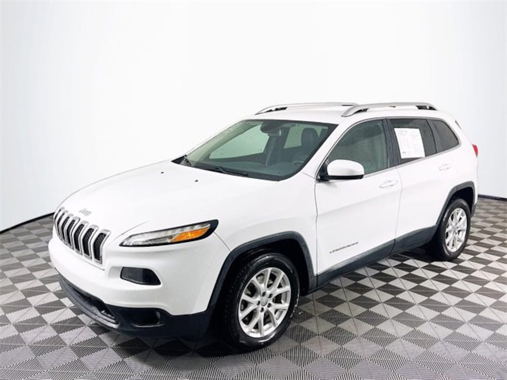 Used 2016 Jeep Cherokee Latitude FWD SUV