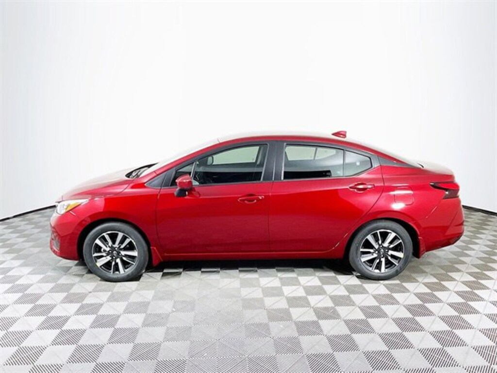 New 2025 Nissan Versa 1.6 SV Sedan