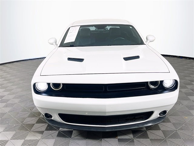 2015 Dodge Challenger SXT Plus photo 2