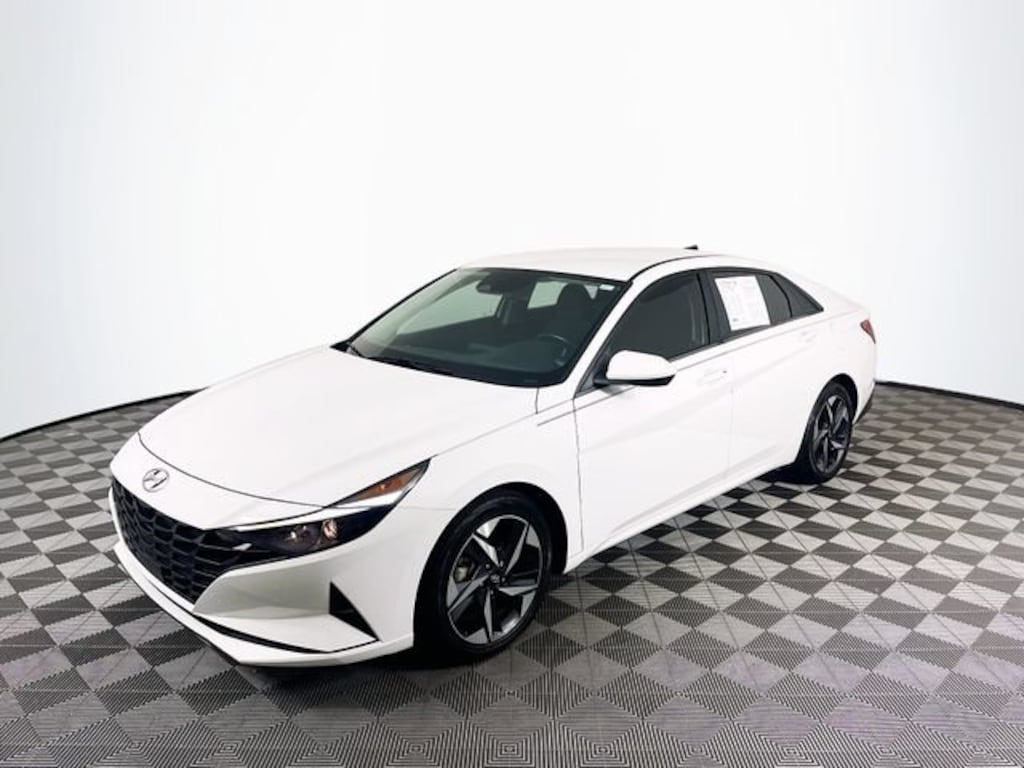 Used 2023 Hyundai Elantra SEL Sedan