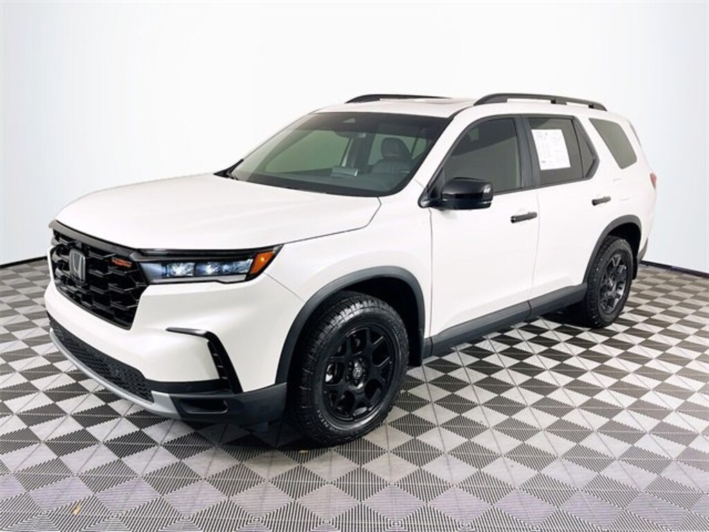 Used 2025 Honda Pilot TrailSport SUV