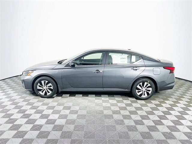 2025 Nissan Altima S photo 3