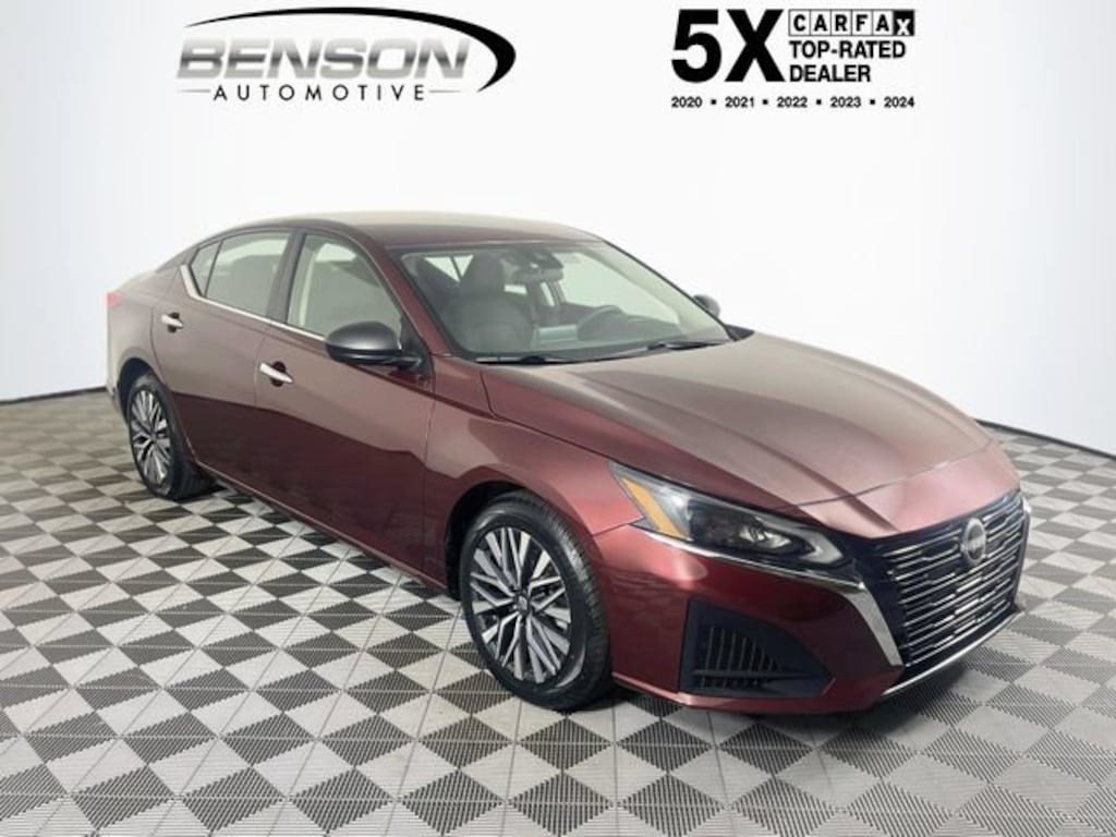 Used 2025 Nissan Altima SV Sedan