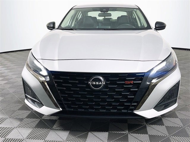 2024 Nissan Altima 2.5 SR photo 2