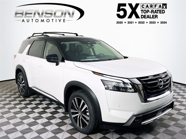 2025 Nissan Pathfinder Platinum's photo