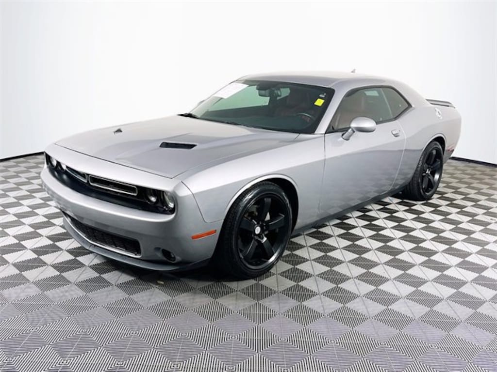 Used 2016 Dodge Challenger SXT Coupe