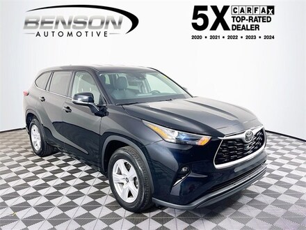 2022 Toyota Highlander LE SUV 2022 Toyota Highlander LE SUV