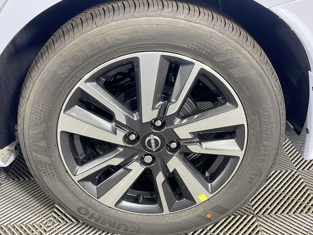 2025 Nissan Versa Sedan SV - Photo 19