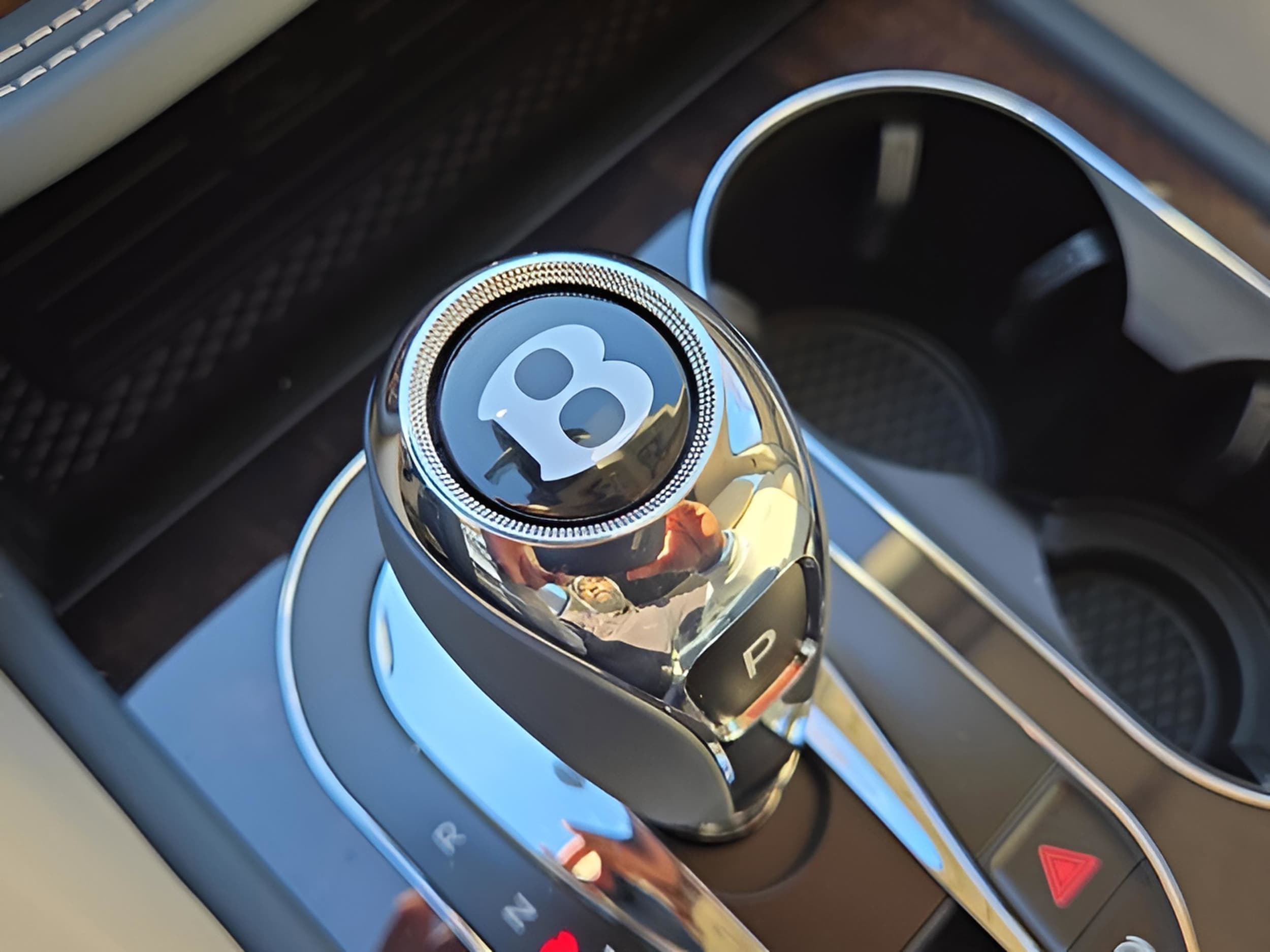 2025 Bentley Bentayga Azure - Photo 48