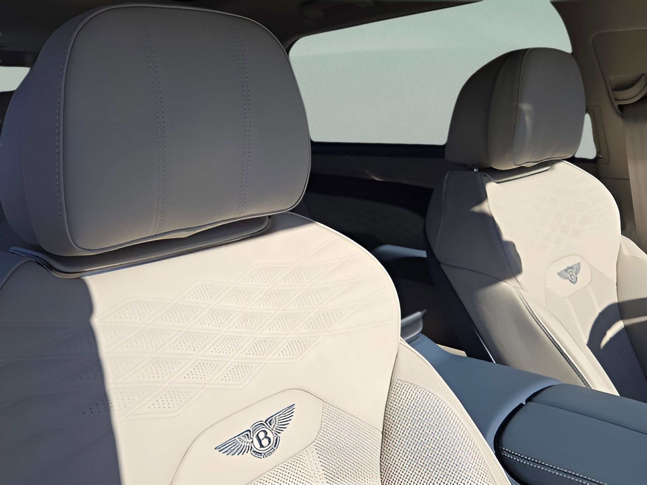 2025 Bentley Bentayga Azure - Photo 33