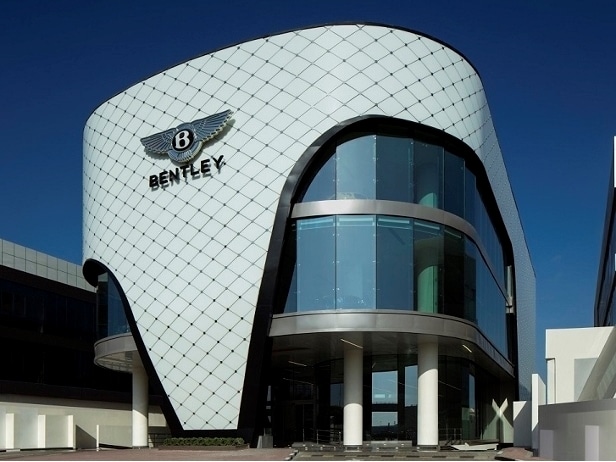bentley dubai.jpg
