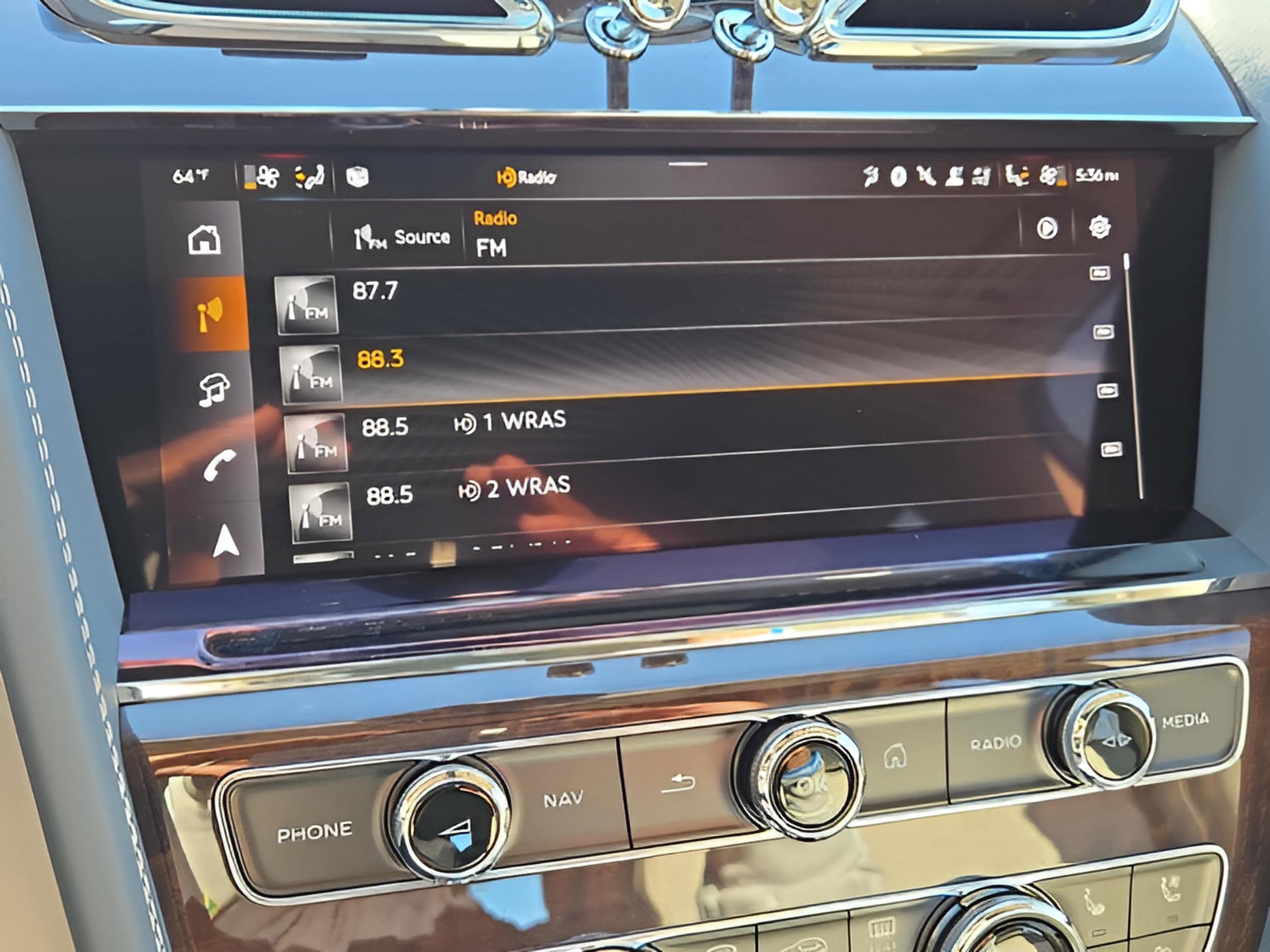 2025 Bentley Bentayga Azure - Photo 37