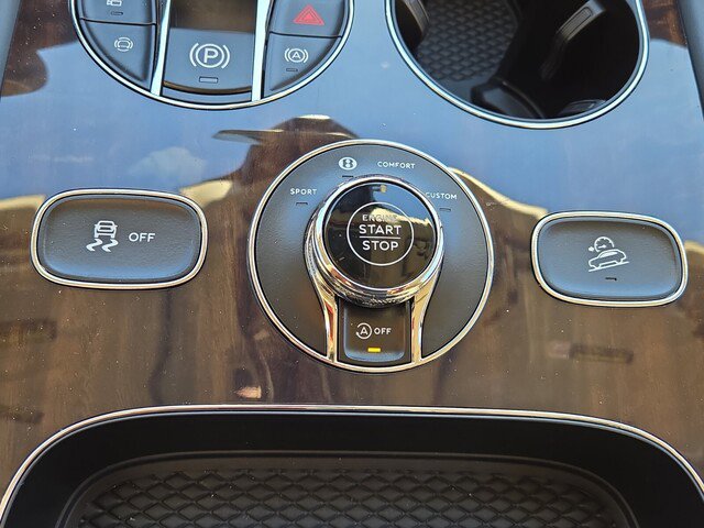 2025 Bentley Bentayga Azure - Photo 49